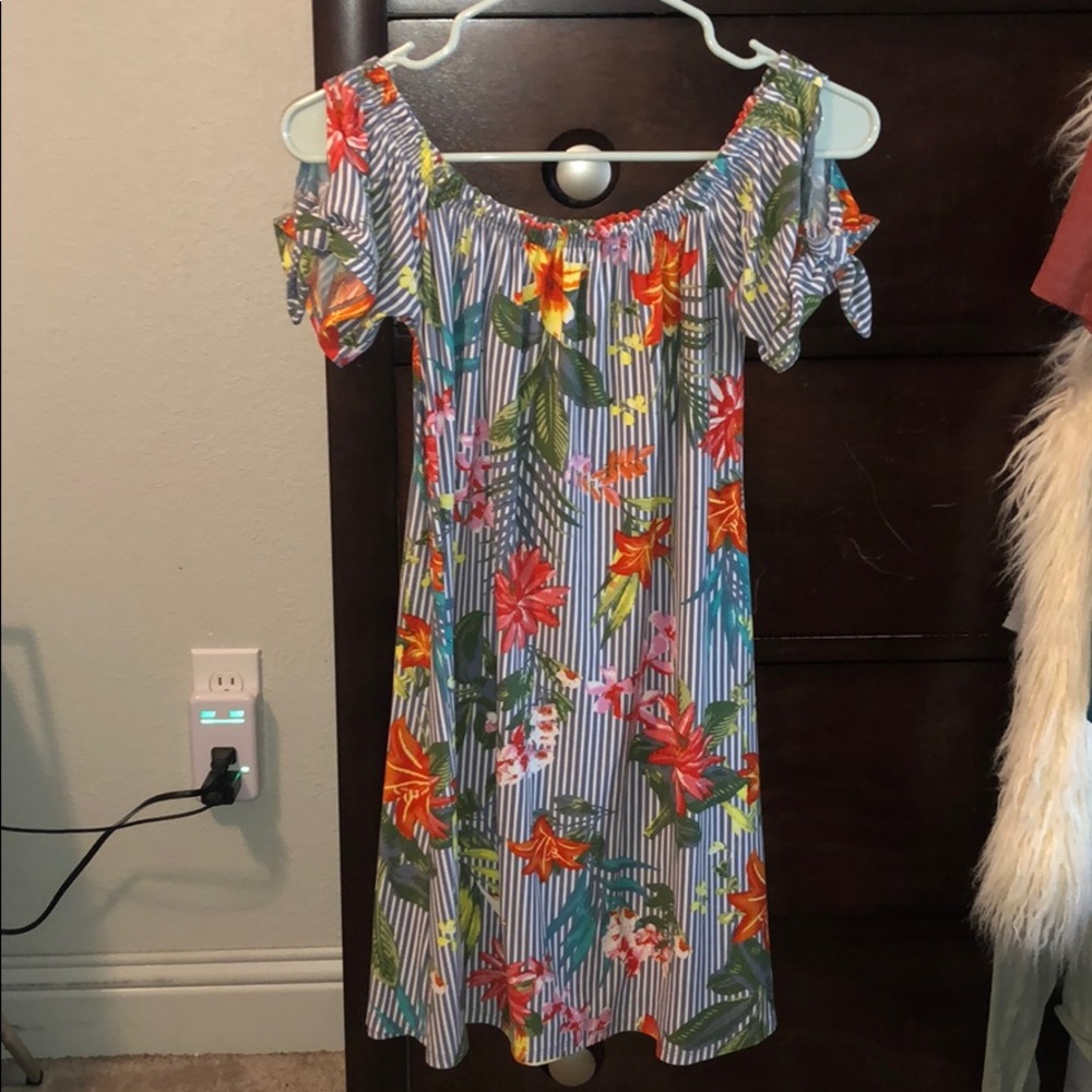 Off the shoulder/cold shoulder floral dress